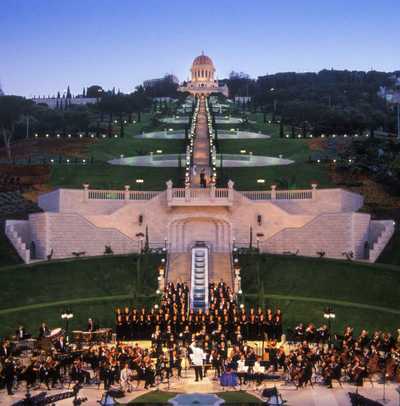 Northern Israel Symphony bei der Eröffnung der Terrassen des Báb-Schreines in Haifa, Israel, 22. Mai 2001