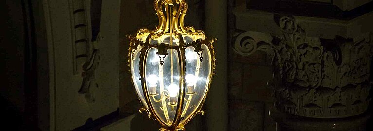 Versuche, die Schriften des Báb aus der Perspektive der Einheit zu verstehen Versuche, die Schriften des Báb aus der Perspektive der Einheit zu verstehen